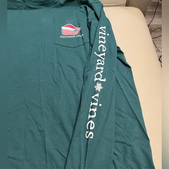 NWT - Vineyard Vines Adult Christmas Santa Long Sleeve Tee - Men L/Women XL - Picture 6 of 9